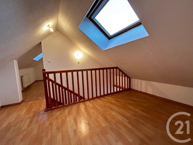 Appartement Duplex à louer - 2 pièces - 50.0 m2 - BOUROGNE - 90 - FRANCHE-COMTE - Century 21 Agence Du Théâtre