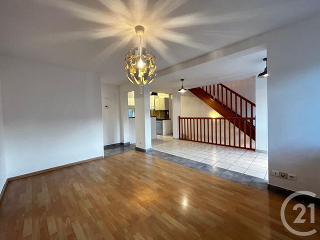 Appartement Duplex à louer - 2 pièces - 50.0 m2 - BOUROGNE - 90 - FRANCHE-COMTE - Century 21 Agence Du Théâtre