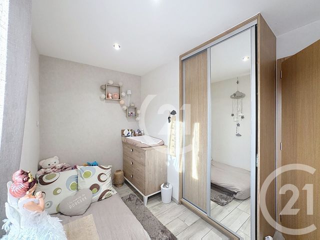 Appartement T4 à vendre - 4 pièces - 59.72 m2 - ETUPES - 25 - FRANCHE-COMTE - Century 21 Agence Du Théâtre