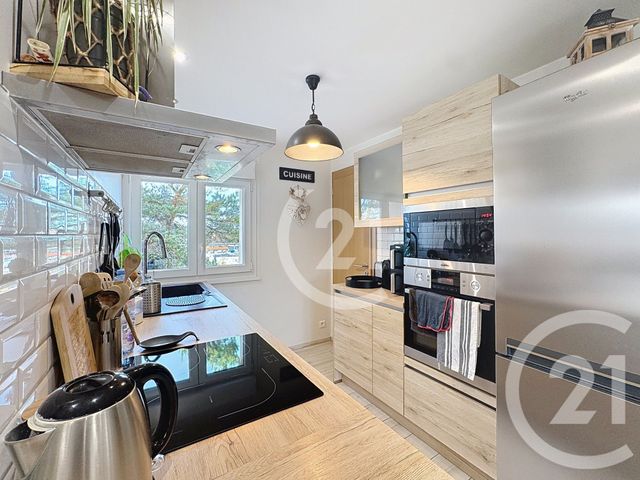 Appartement T4 à vendre - 4 pièces - 59.72 m2 - ETUPES - 25 - FRANCHE-COMTE - Century 21 Agence Du Théâtre