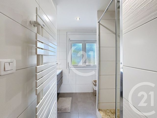 Appartement T4 à vendre - 4 pièces - 59.72 m2 - ETUPES - 25 - FRANCHE-COMTE - Century 21 Agence Du Théâtre