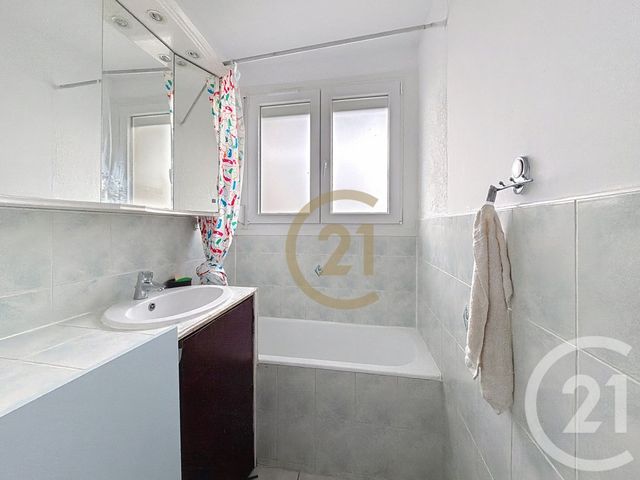 Appartement F4 à louer - 4 pièces - 78.3 m2 - BELFORT - 90 - FRANCHE-COMTE - Century 21 Agence Du Théâtre