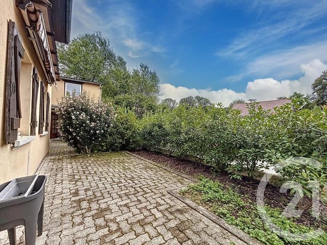 Appartement F5 à louer - 5 pièces - 88.0 m2 - ESSERT - 90 - FRANCHE-COMTE - Century 21 Agence Du Théâtre