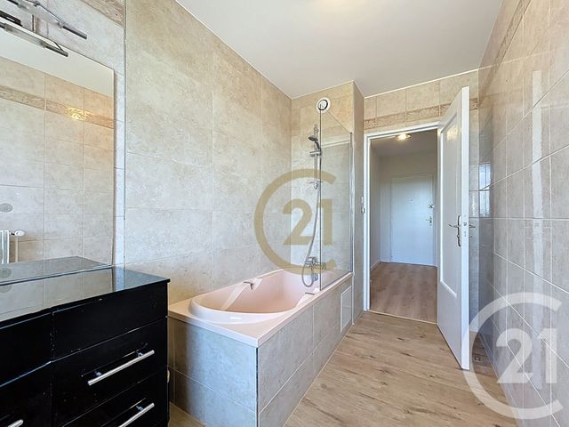 Appartement F6 à vendre - 6 pièces - 119.49 m2 - BELFORT - 90 - FRANCHE-COMTE - Century 21 Agence Du Théâtre