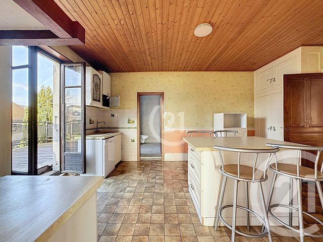 Appartement T4 à vendre - 4 pièces - 86.9 m2 - VALENTIGNEY - 25 - FRANCHE-COMTE - Century 21 Agence Du Théâtre