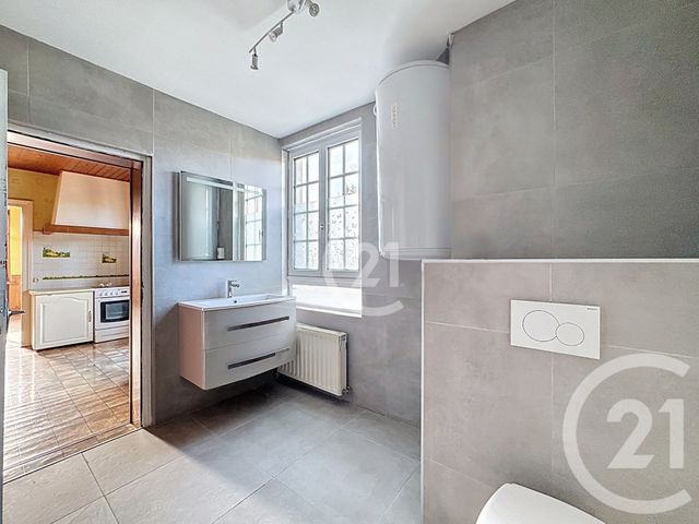 Appartement T4 à vendre - 4 pièces - 86.9 m2 - VALENTIGNEY - 25 - FRANCHE-COMTE - Century 21 Agence Du Théâtre