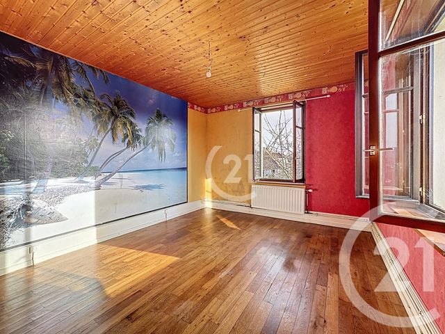 Appartement T4 à vendre - 4 pièces - 86.9 m2 - VALENTIGNEY - 25 - FRANCHE-COMTE - Century 21 Agence Du Théâtre