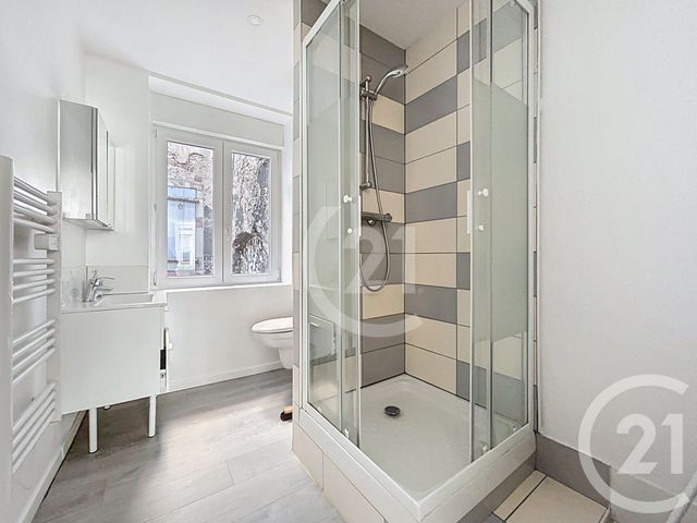 Appartement T2 à vendre - 5 pièces - 65.0 m2 - MONTBELIARD - 25 - FRANCHE-COMTE - Century 21 Agence Du Théâtre