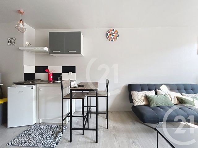 Appartement T2 à vendre - 5 pièces - 74.0 m2 - MONTBELIARD - 25 - FRANCHE-COMTE - Century 21 Agence Du Théâtre