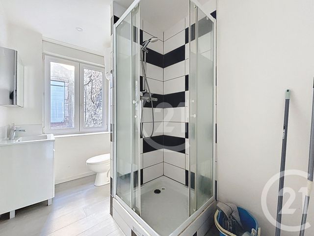 Appartement T2 à vendre - 5 pièces - 74.0 m2 - MONTBELIARD - 25 - FRANCHE-COMTE - Century 21 Agence Du Théâtre