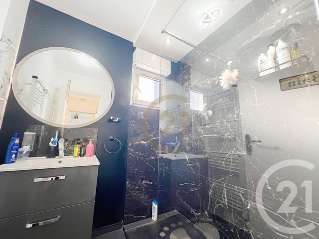 Appartement F3 à vendre - 3 pièces - 66.84 m2 - AUDINCOURT - 25 - FRANCHE-COMTE - Century 21 Agence Du Théâtre