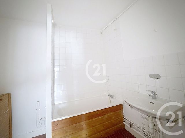 Appartement T3 à vendre - 3 pièces - 66.0 m2 - CRAVANCHE - 90 - FRANCHE-COMTE - Century 21 Agence Du Théâtre