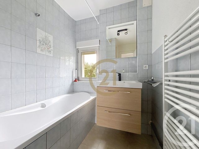 Appartement F4 à louer - 4 pièces - 74.88 m2 - DANJOUTIN - 90 - FRANCHE-COMTE - Century 21 Agence Du Théâtre