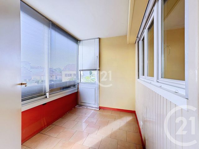 Appartement T3 à vendre - 3 pièces - 66.77 m2 - OFFEMONT - 90 - FRANCHE-COMTE - Century 21 Agence Du Théâtre