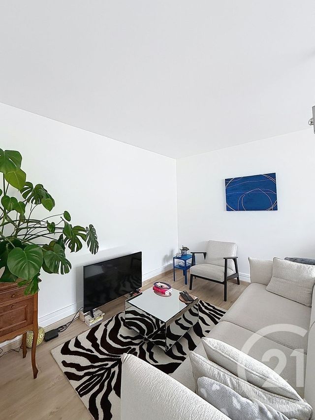 Appartement F3 à vendre - 3 pièces - 69.2 m2 - BELFORT - 90 - FRANCHE-COMTE - Century 21 Agence Du Théâtre