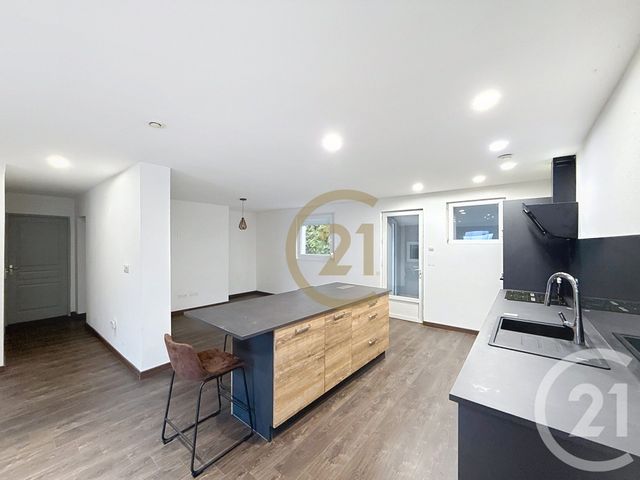 Appartement F3 à louer - 3 pièces - 88.89 m2 - CHATENOIS LES FORGES - 90 - FRANCHE-COMTE - Century 21 Agence Du Théâtre