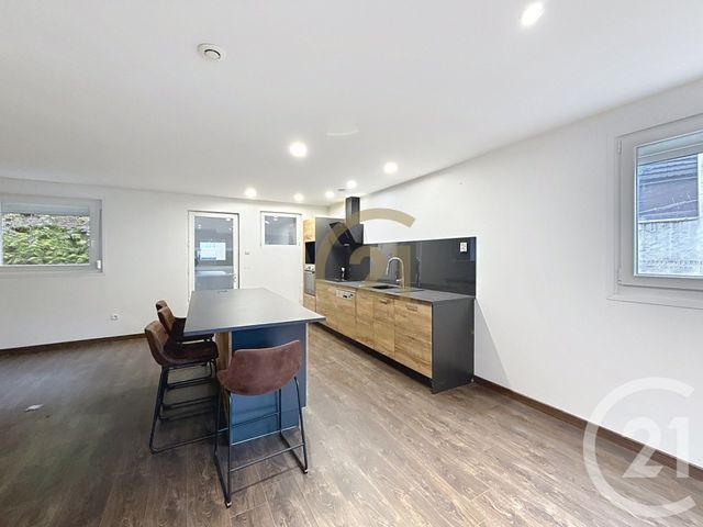 Appartement F3 à louer - 3 pièces - 88.89 m2 - CHATENOIS LES FORGES - 90 - FRANCHE-COMTE - Century 21 Agence Du Théâtre