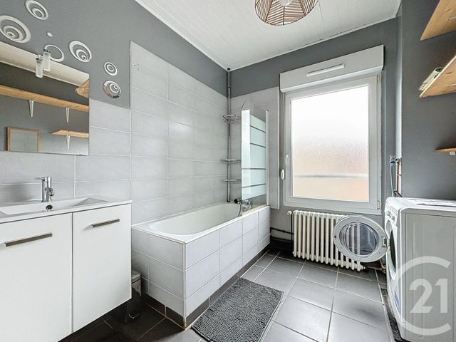 Appartement F3 à louer - 3 pièces - 70.0 m2 - BELFORT - 90 - FRANCHE-COMTE - Century 21 Agence Du Théâtre