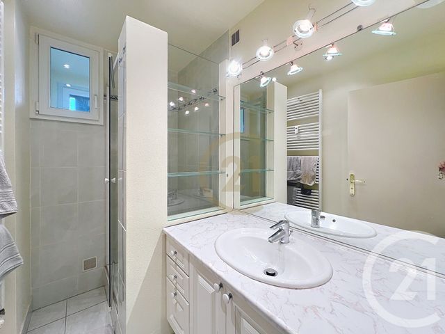 Appartement F3 à vendre - 3 pièces - 57.8 m2 - BELFORT - 90 - FRANCHE-COMTE - Century 21 Agence Du Théâtre