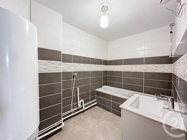 Appartement F2 à louer - 2 pièces - 52.0 m2 - DELLE - 90 - FRANCHE-COMTE - Century 21 Agence Du Théâtre