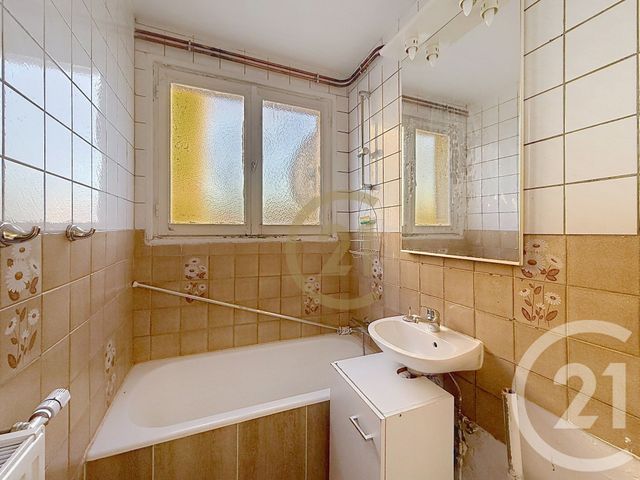 Appartement F4 à louer - 4 pièces - 63.64 m2 - BELFORT - 90 - FRANCHE-COMTE - Century 21 Agence Du Théâtre