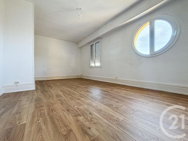 Appartement F3 à louer - 3 pièces - 64.0 m2 - BELFORT - 90 - FRANCHE-COMTE - Century 21 Agence Du Théâtre