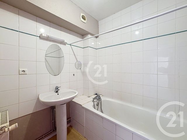 Appartement T4 à vendre - 4 pièces - 74.0 m2 - VALDOIE - 90 - FRANCHE-COMTE - Century 21 Agence Du Théâtre