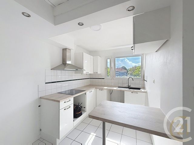Appartement F3 à louer - 3 pièces - 90.0 m2 - BELFORT - 90 - FRANCHE-COMTE - Century 21 Agence Du Théâtre