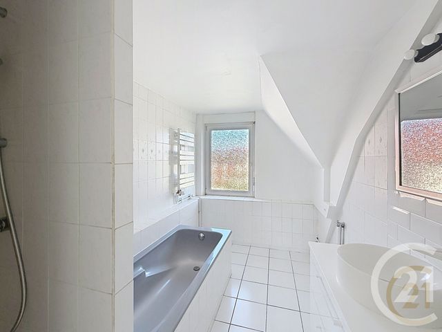 Appartement F3 à louer - 3 pièces - 90.0 m2 - BELFORT - 90 - FRANCHE-COMTE - Century 21 Agence Du Théâtre