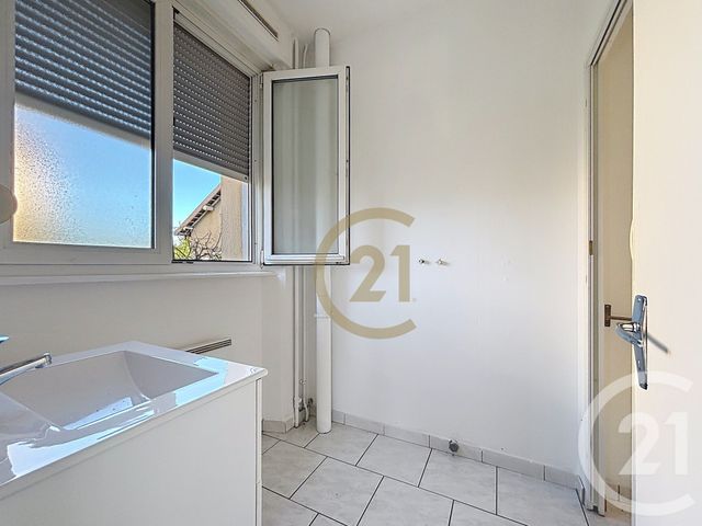 Appartement Local à louer - 2 pièces - 20.0 m2 - BAVILLIERS - 90 - FRANCHE-COMTE - Century 21 Agence Du Théâtre