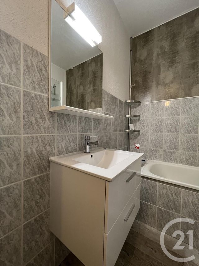 Appartement T2 à louer - 2 pièces - 35.88 m2 - BELFORT - 90 - FRANCHE-COMTE - Century 21 Agence Du Théâtre