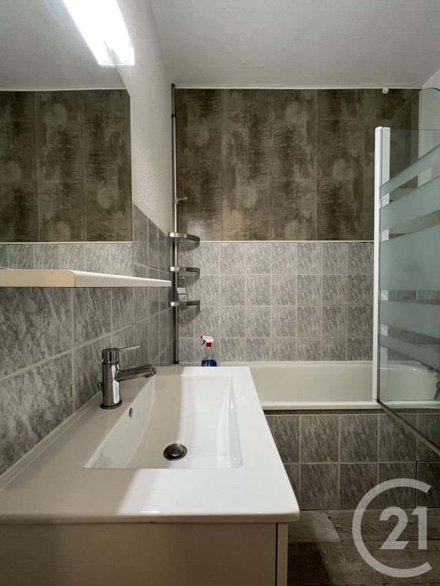 Appartement T2 à louer - 2 pièces - 35.88 m2 - BELFORT - 90 - FRANCHE-COMTE - Century 21 Agence Du Théâtre