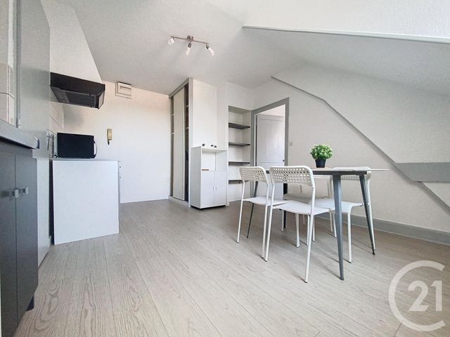 Appartement F1 à louer - 1 pièce - 24.0 m2 - BELFORT - 90 - FRANCHE-COMTE - Century 21 Agence Du Théâtre