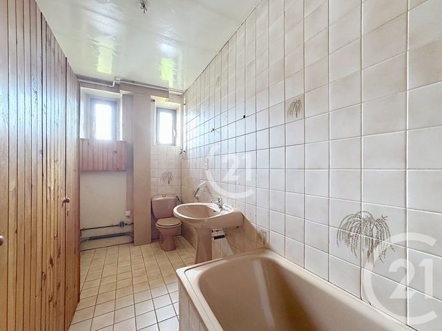 Appartement T3 à vendre - 3 pièces - 75.72 m2 - BELFORT - 90 - FRANCHE-COMTE - Century 21 Agence Du Théâtre