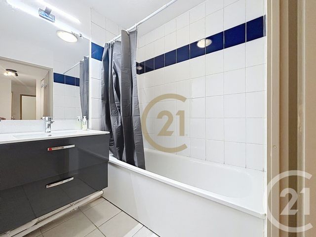 Appartement T3 à louer - 3 pièces - 64.87 m2 - BELFORT - 90 - FRANCHE-COMTE - Century 21 Agence Du Théâtre
