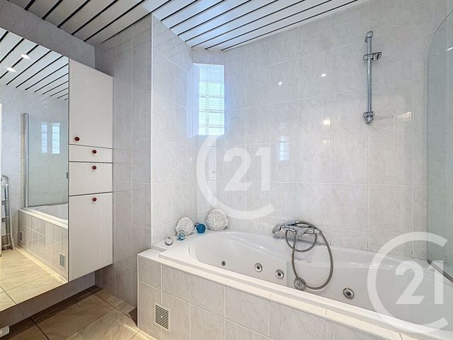Appartement F6 à vendre - 6 pièces - 112.98 m2 - BELFORT - 90 - FRANCHE-COMTE - Century 21 Agence Du Théâtre