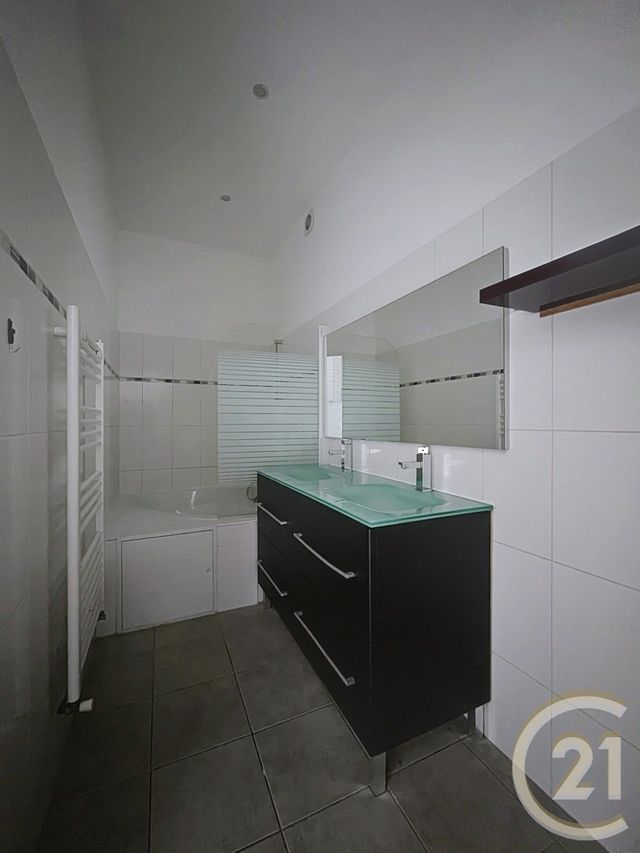 Appartement à louer - 3 pièces - 93.0 m2 - BELFORT - 90 - FRANCHE-COMTE - Century 21 Agence Du Théâtre