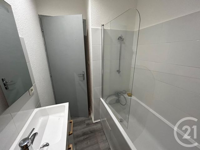 Appartement F3 à louer - 3 pièces - 58.0 m2 - DELLE - 90 - FRANCHE-COMTE - Century 21 Agence Du Théâtre