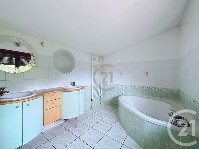 Appartement F4 à vendre - 4 pièces - 106.12 m2 - GRANDVILLARS - 90 - FRANCHE-COMTE - Century 21 Agence Du Théâtre