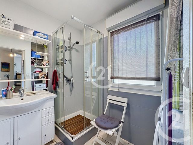 Appartement T3 à vendre - 3 pièces - 61.52 m2 - MONTBELIARD - 25 - FRANCHE-COMTE - Century 21 Agence Du Théâtre