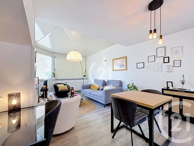 Appartement T3 à vendre - 3 pièces - 61.52 m2 - MONTBELIARD - 25 - FRANCHE-COMTE - Century 21 Agence Du Théâtre