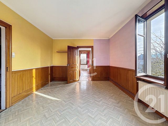 Appartement T4 à vendre - 4 pièces - 86.9 m2 - VALENTIGNEY - 25 - FRANCHE-COMTE - Century 21 Agence Du Théâtre