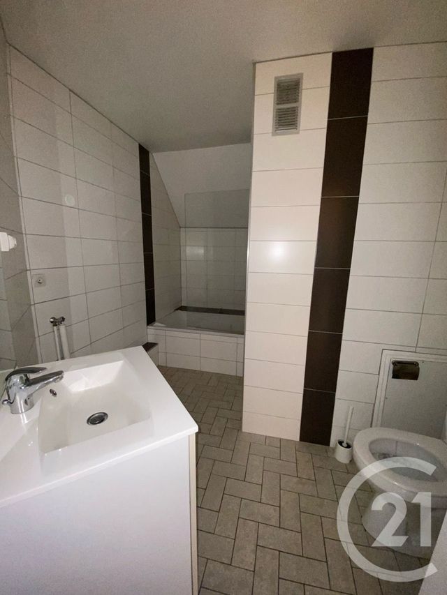 Appartement F2 à louer - 2 pièces - 55.22 m2 - BELFORT - 90 - FRANCHE-COMTE - Century 21 Agence Du Théâtre