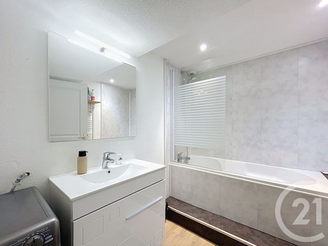Appartement F5 à vendre - 5 pièces - 73.65 m2 - BELFORT - 90 - FRANCHE-COMTE - Century 21 Agence Du Théâtre