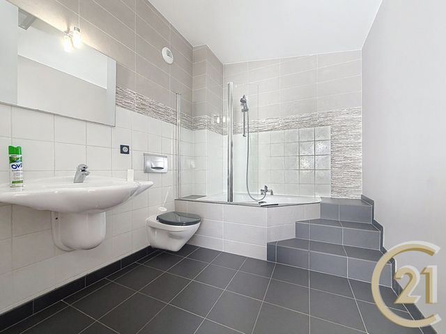 Appartement F6 à louer - 6 pièces - 137.77 m2 - BELFORT - 90 - FRANCHE-COMTE - Century 21 Agence Du Théâtre