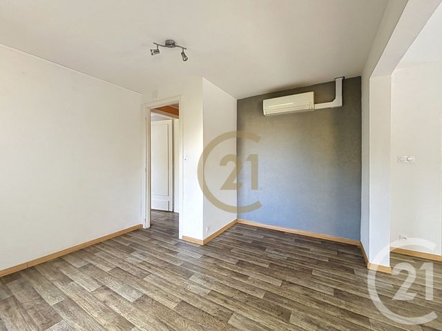 Appartement F4 à louer - 4 pièces - 75.0 m2 - ANDELNANS - 90 - FRANCHE-COMTE - Century 21 Agence Du Théâtre