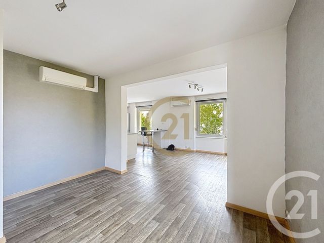 Appartement F4 à louer - 4 pièces - 75.0 m2 - ANDELNANS - 90 - FRANCHE-COMTE - Century 21 Agence Du Théâtre