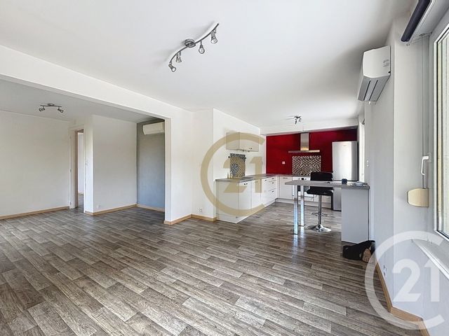Appartement F4 à louer - 4 pièces - 75.0 m2 - ANDELNANS - 90 - FRANCHE-COMTE - Century 21 Agence Du Théâtre