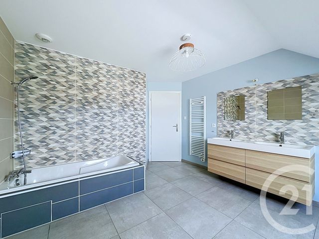 maison à vendre - 8 pièces - 181.0 m2 - MANDREVILLARS - 70 - FRANCHE-COMTE - Century 21 Agence Du Théâtre