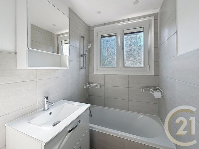 Appartement à louer - 4 pièces - 62.73 m2 - BELFORT - 90 - FRANCHE-COMTE - Century 21 Agence Du Théâtre
